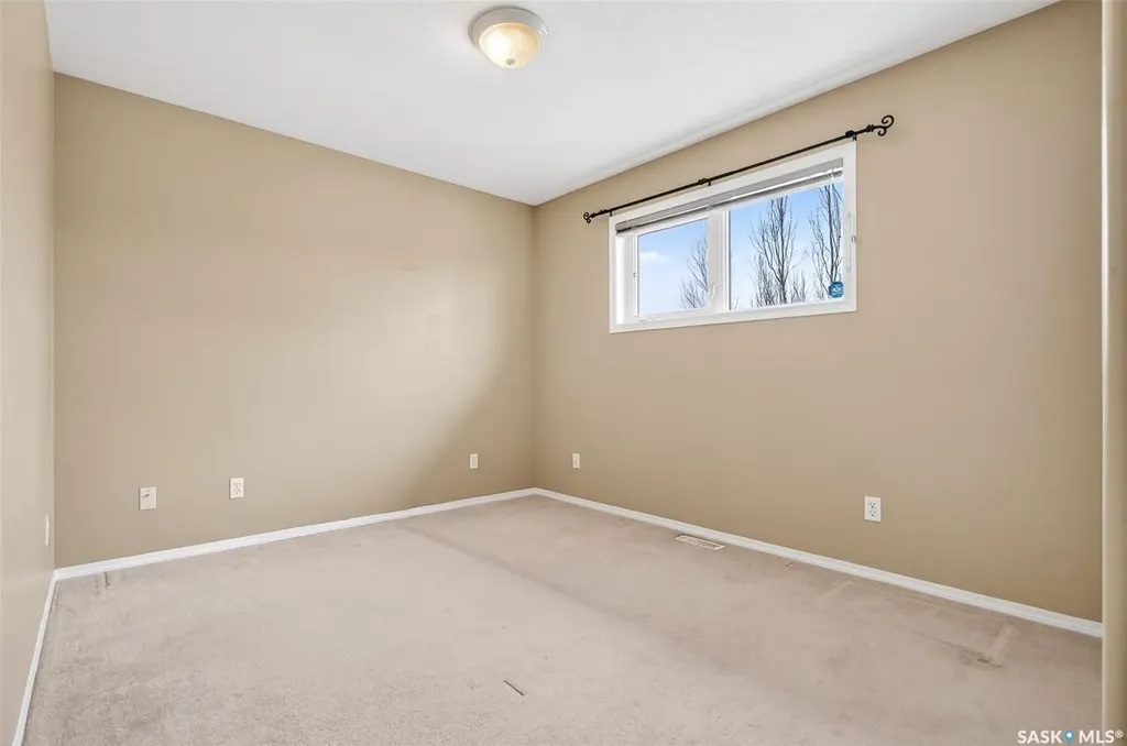 16 Flax Road Moose Jaw SK S6J 1G3