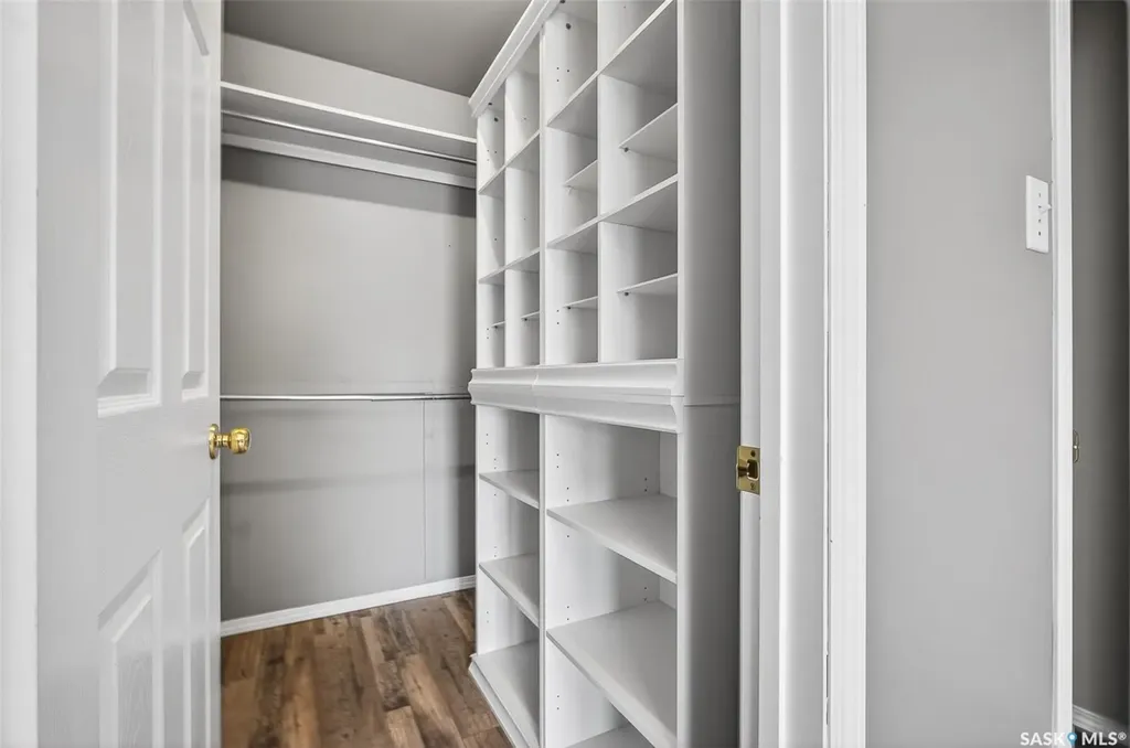 16 Flax Road Moose Jaw SK S6J 1G3