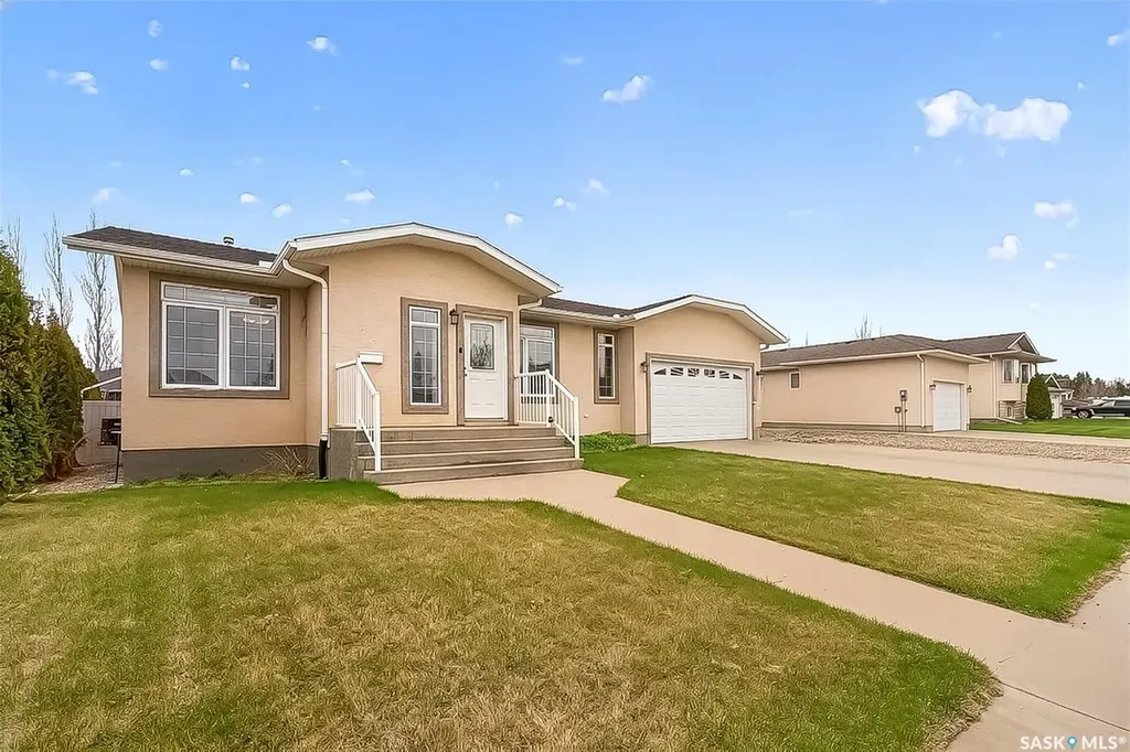 16 Flax Road Moose Jaw SK S6J 1G3