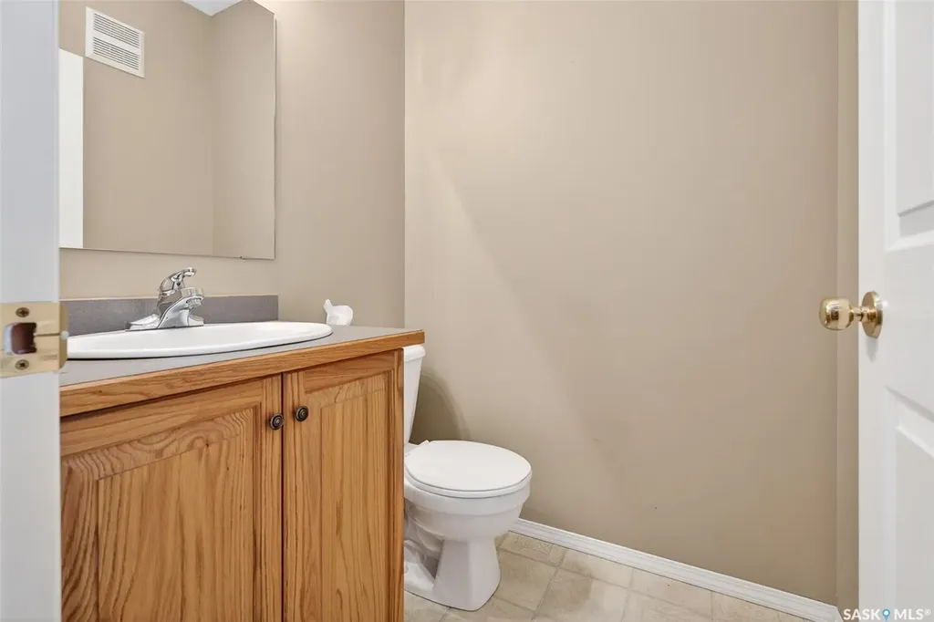 16 Flax Road Moose Jaw SK S6J 1G3