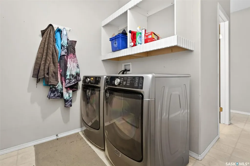 16 Flax Road Moose Jaw SK S6J 1G3