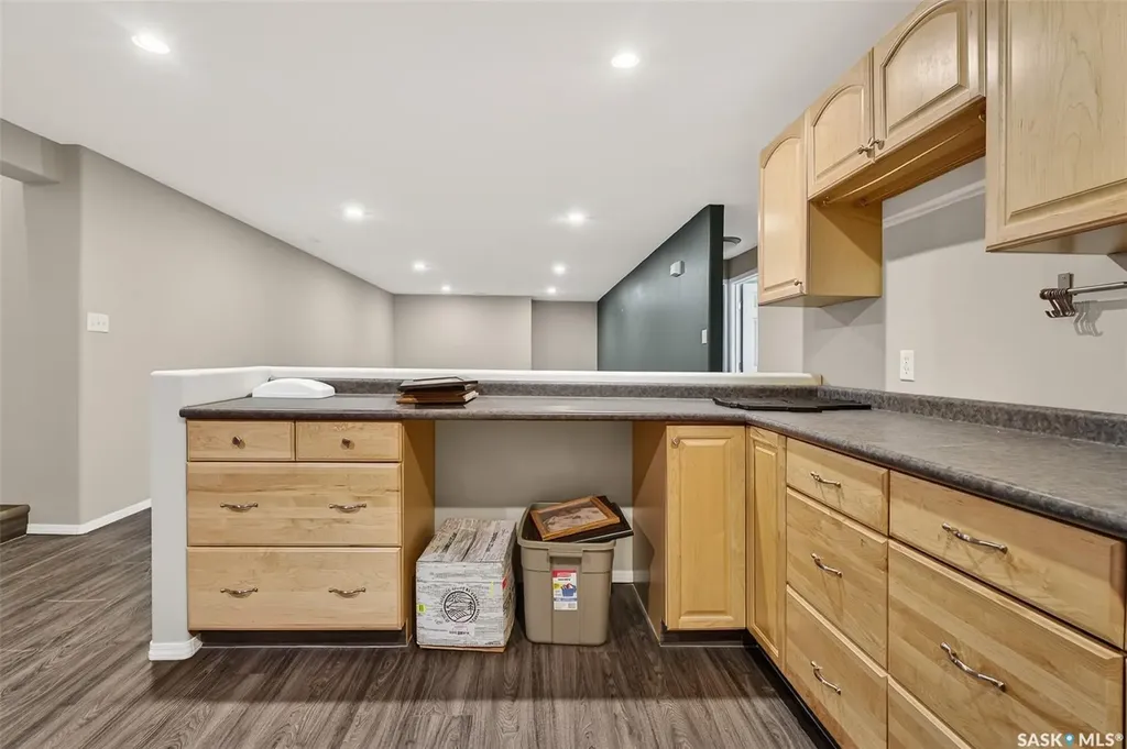 16 Flax Road Moose Jaw SK S6J 1G3