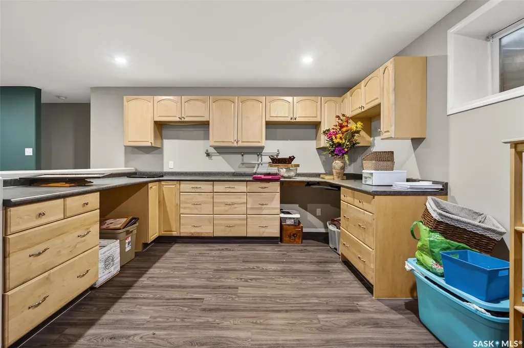 16 Flax Road Moose Jaw SK S6J 1G3