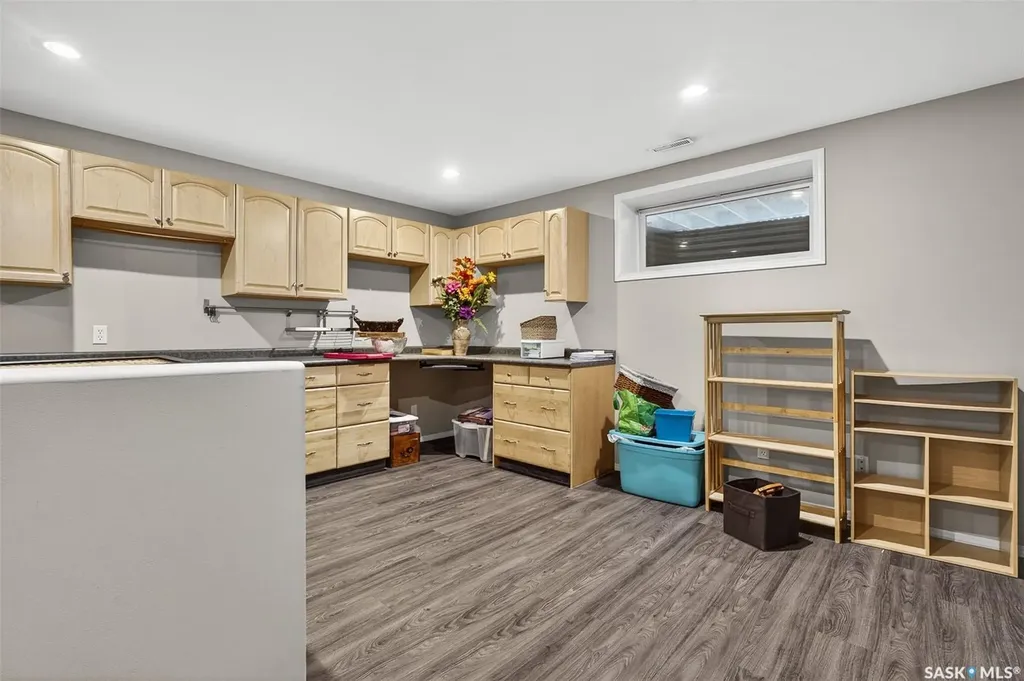 16 Flax Road Moose Jaw SK S6J 1G3