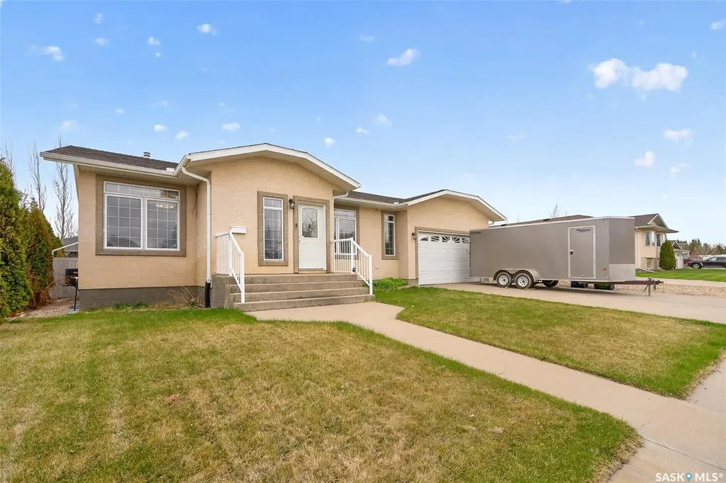 16 Flax Road Moose Jaw SK S6J 1G3