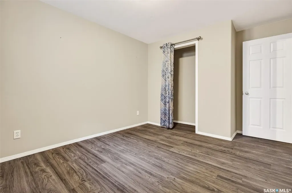 16 Flax Road Moose Jaw SK S6J 1G3