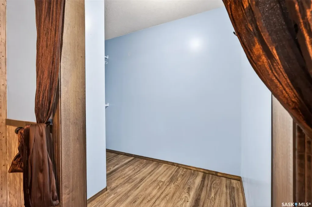 16 Flax Road Moose Jaw SK S6J 1G3