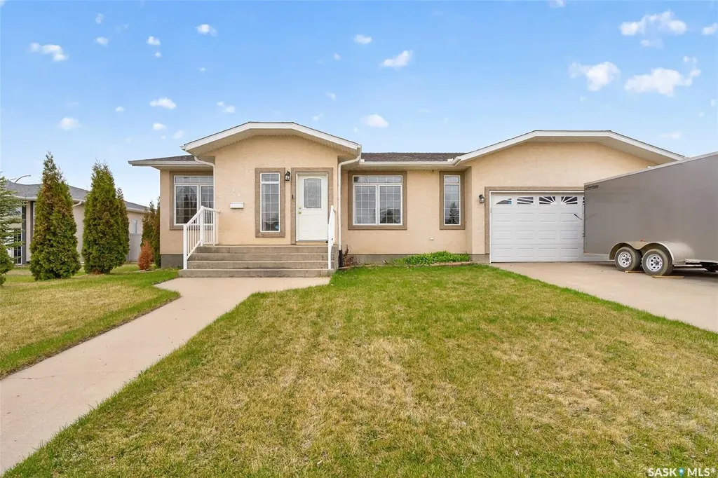 16 Flax Road Moose Jaw SK S6J 1G3