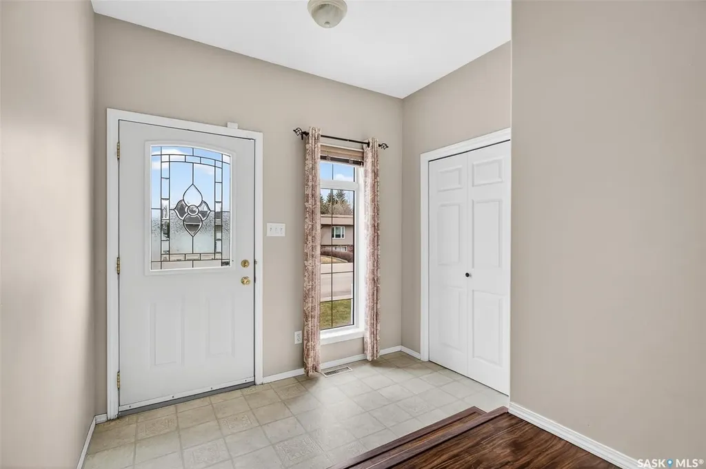 16 Flax Road Moose Jaw SK S6J 1G3