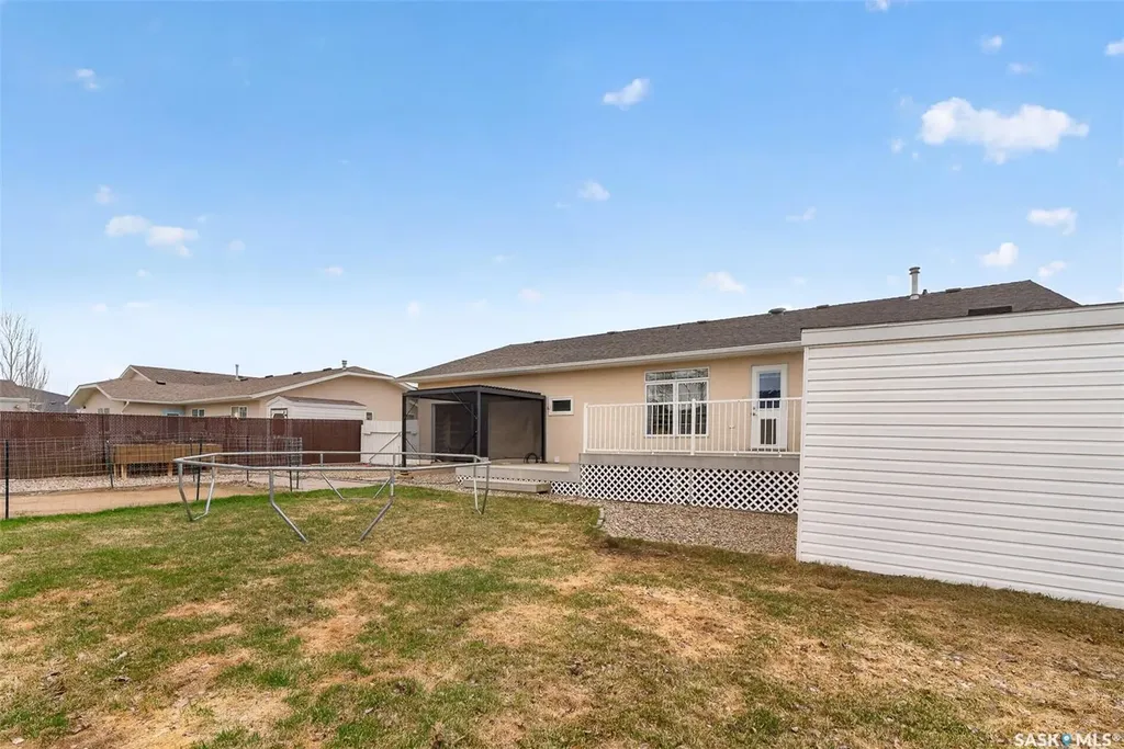 16 Flax Road Moose Jaw SK S6J 1G3