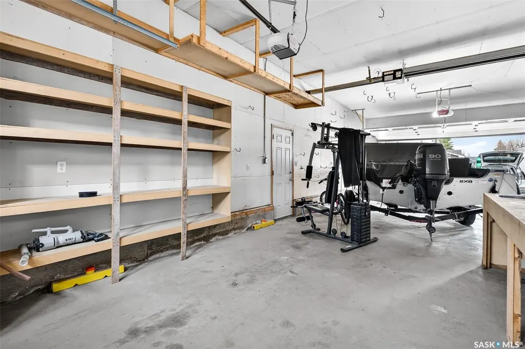 16 Flax Road Moose Jaw SK S6J 1G3