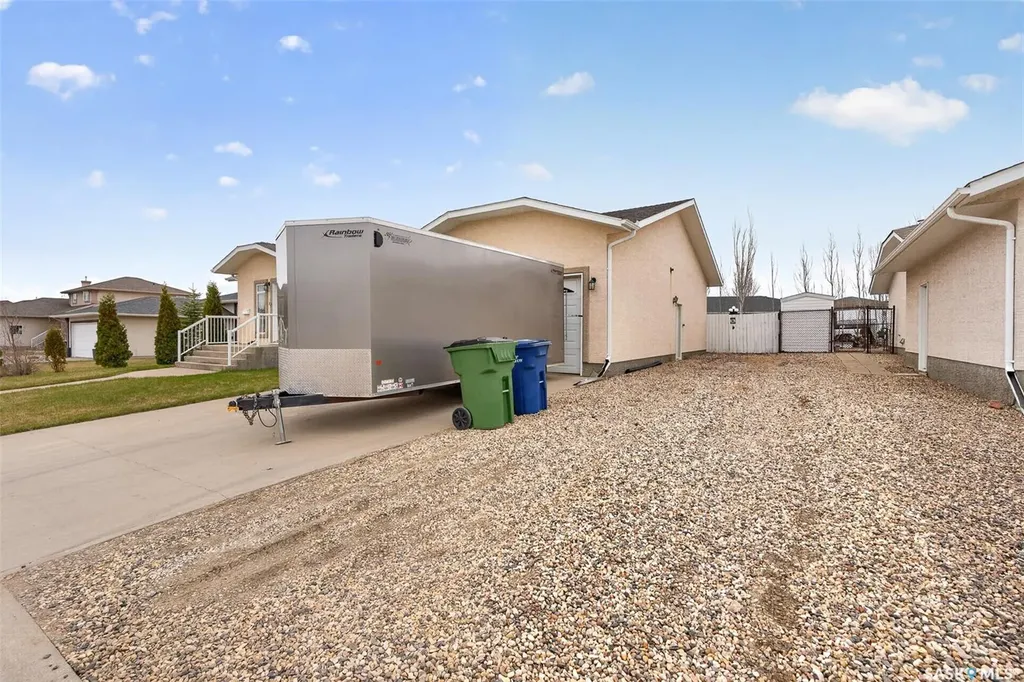 16 Flax Road Moose Jaw SK S6J 1G3