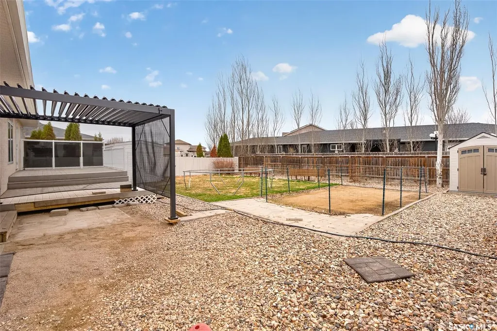 16 Flax Road Moose Jaw SK S6J 1G3