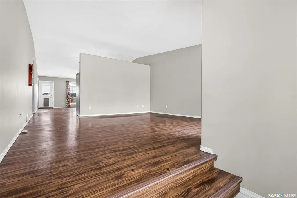 16 Flax Road Moose Jaw SK S6J 1G3