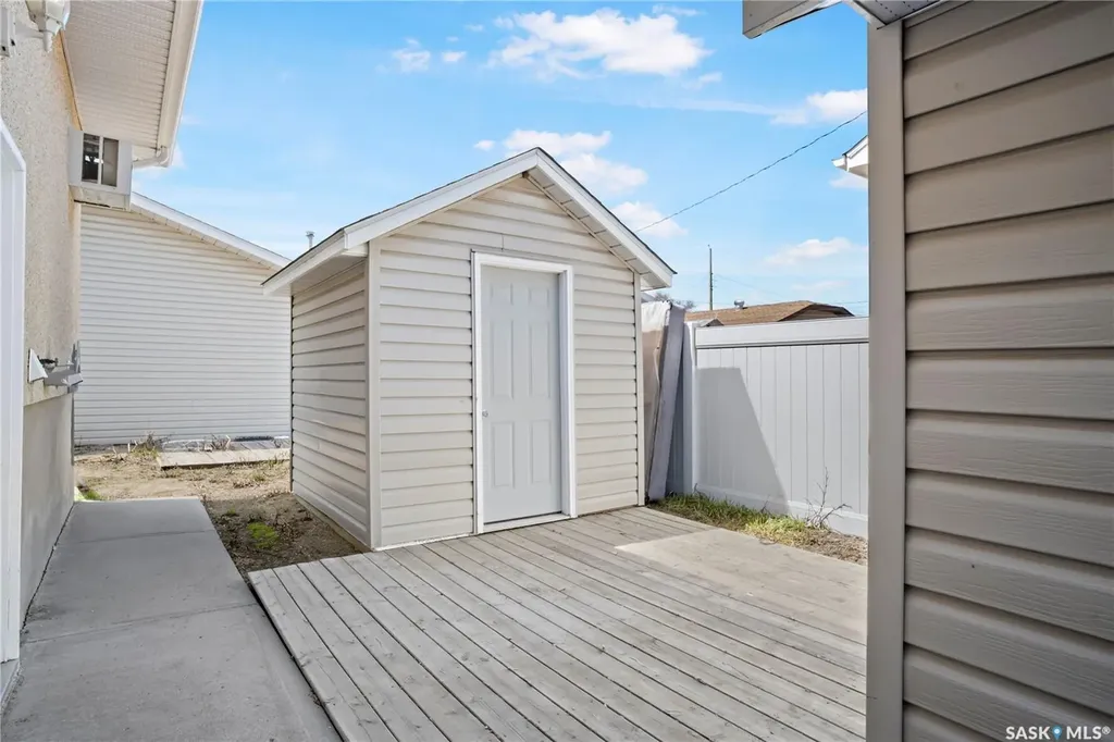 1422 Rupert Street Regina SK S4N 1V8