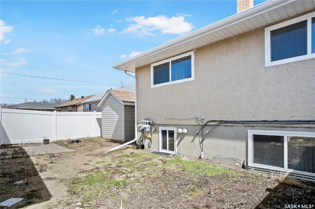 1422 Rupert Street Regina SK S4N 1V8