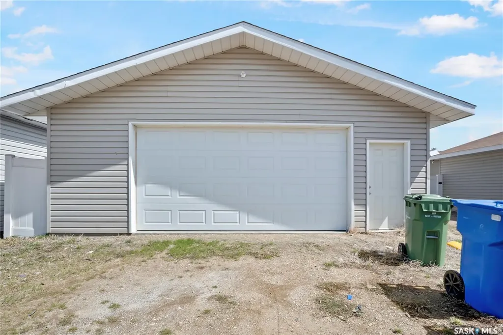 1422 Rupert Street Regina SK S4N 1V8