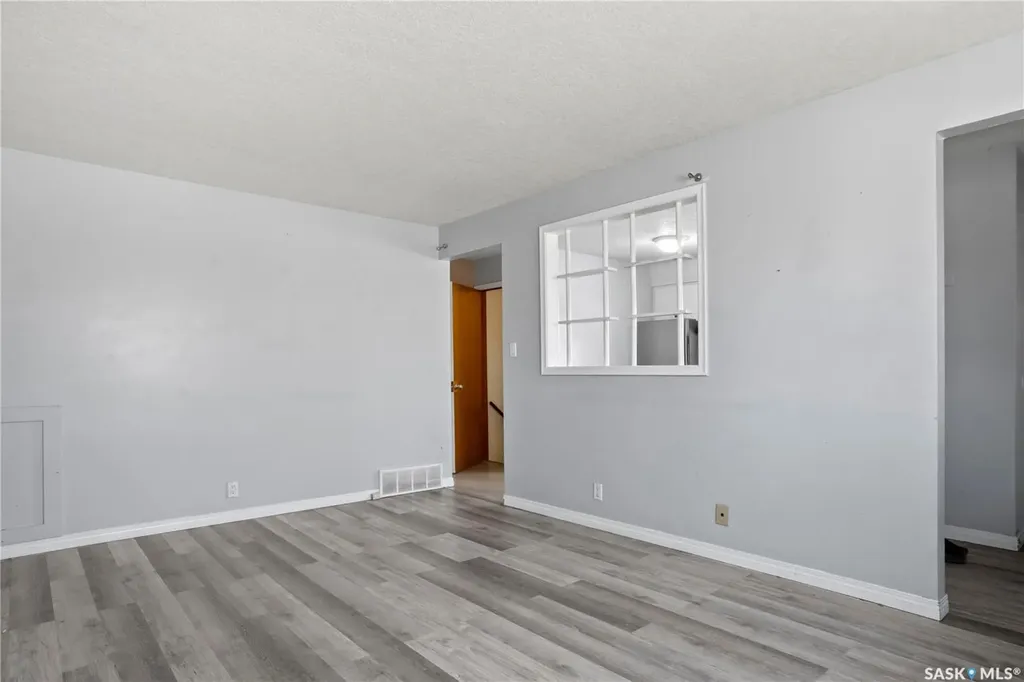 1422 Rupert Street Regina SK S4N 1V8