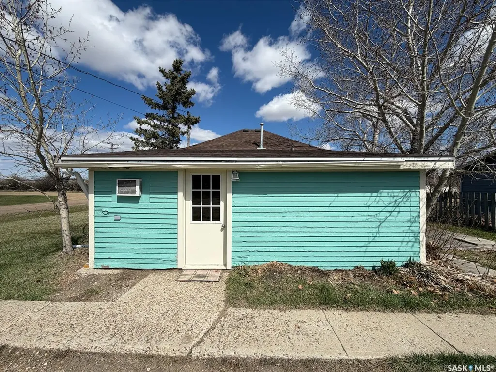 225 1st Avenue W Frontier SK S0N 0W0