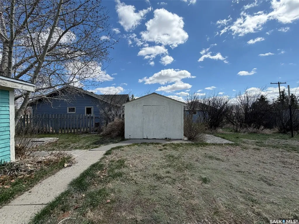 225 1st Avenue W Frontier SK S0N 0W0