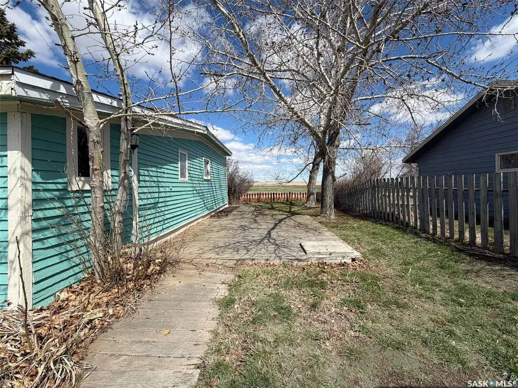 225 1st Avenue W Frontier SK S0N 0W0