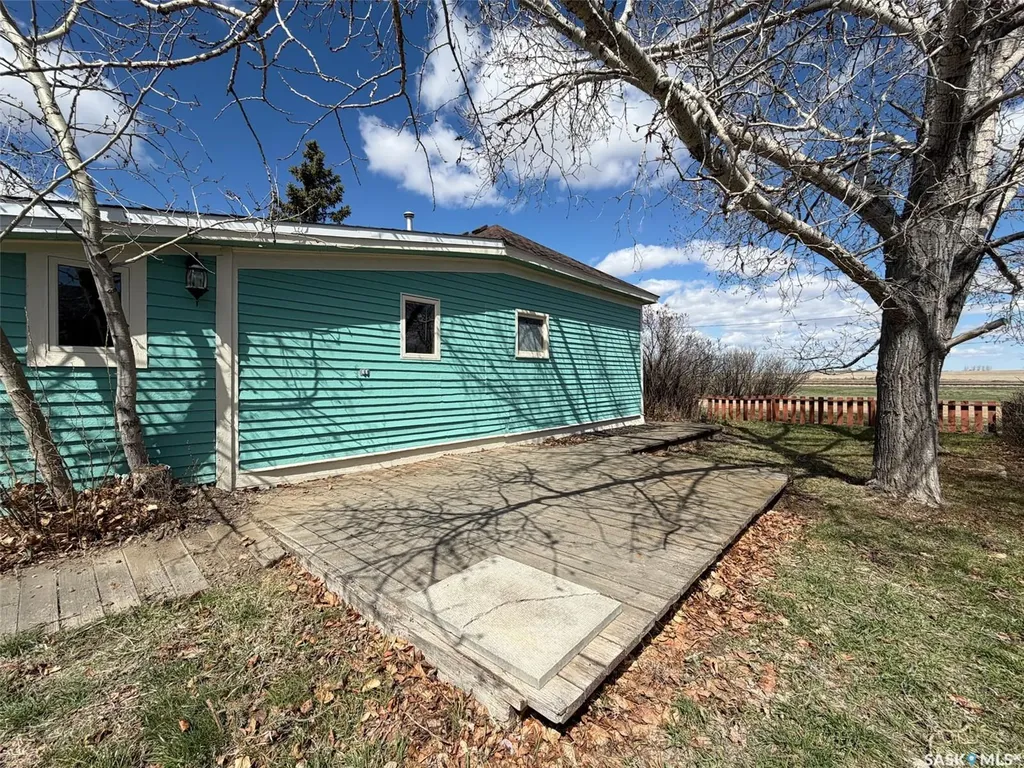 225 1st Avenue W Frontier SK S0N 0W0