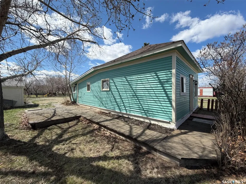 225 1st Avenue W Frontier SK S0N 0W0