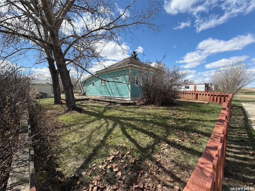 225 1st Avenue W Frontier SK S0N 0W0