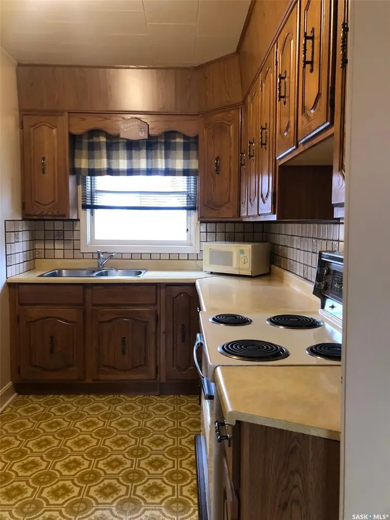 309 Fifth Avenue E Canora SK S0A 0L0