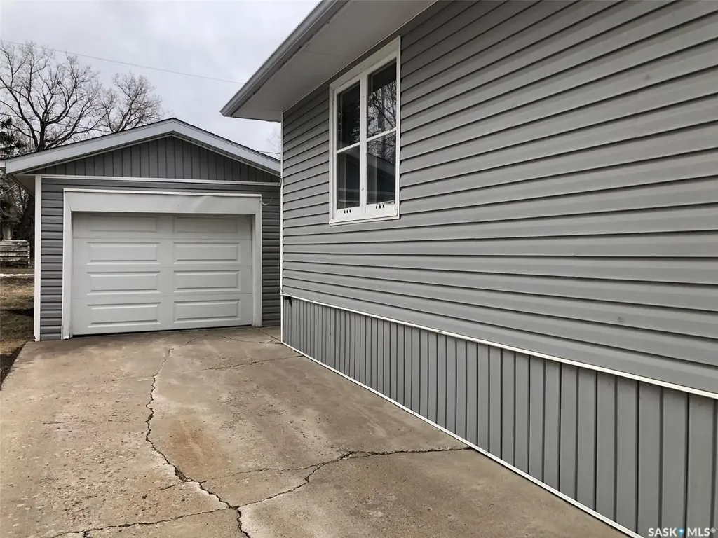 309 Fifth Avenue E Canora SK S0A 0L0