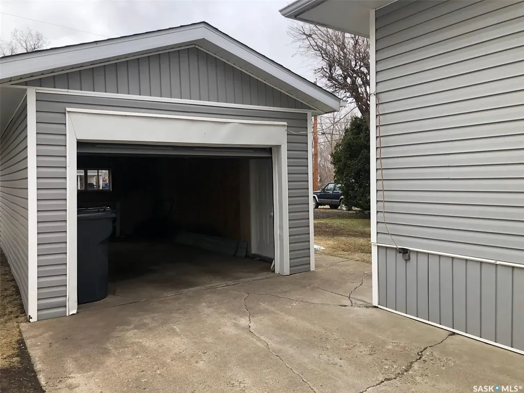 309 Fifth Avenue E Canora SK S0A 0L0