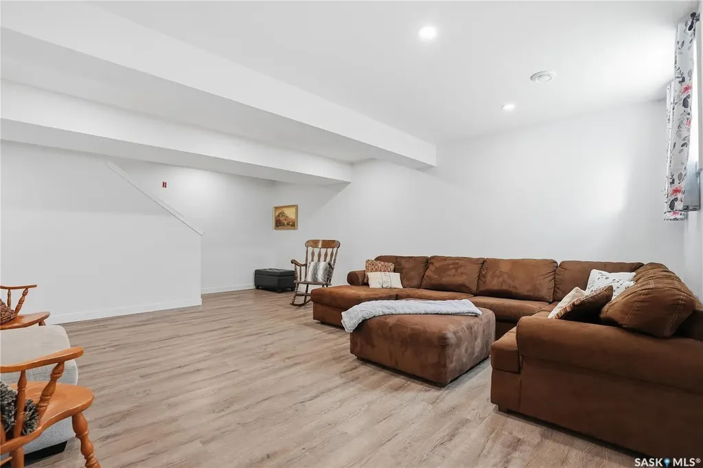 1200 Parr Hill Drive Martensville SK S0K 2T1