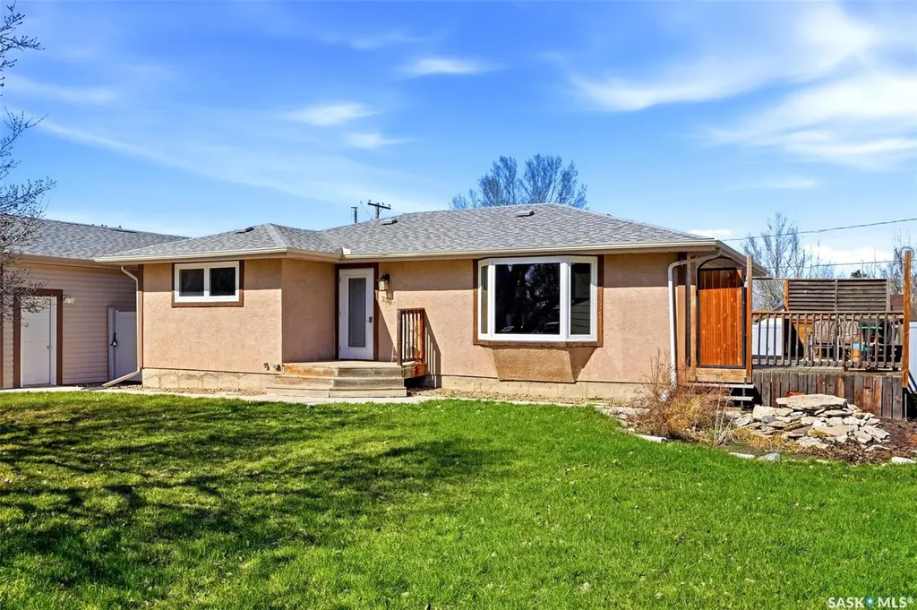 230 Prairie Avenue Briercrest SK S0H 0K0