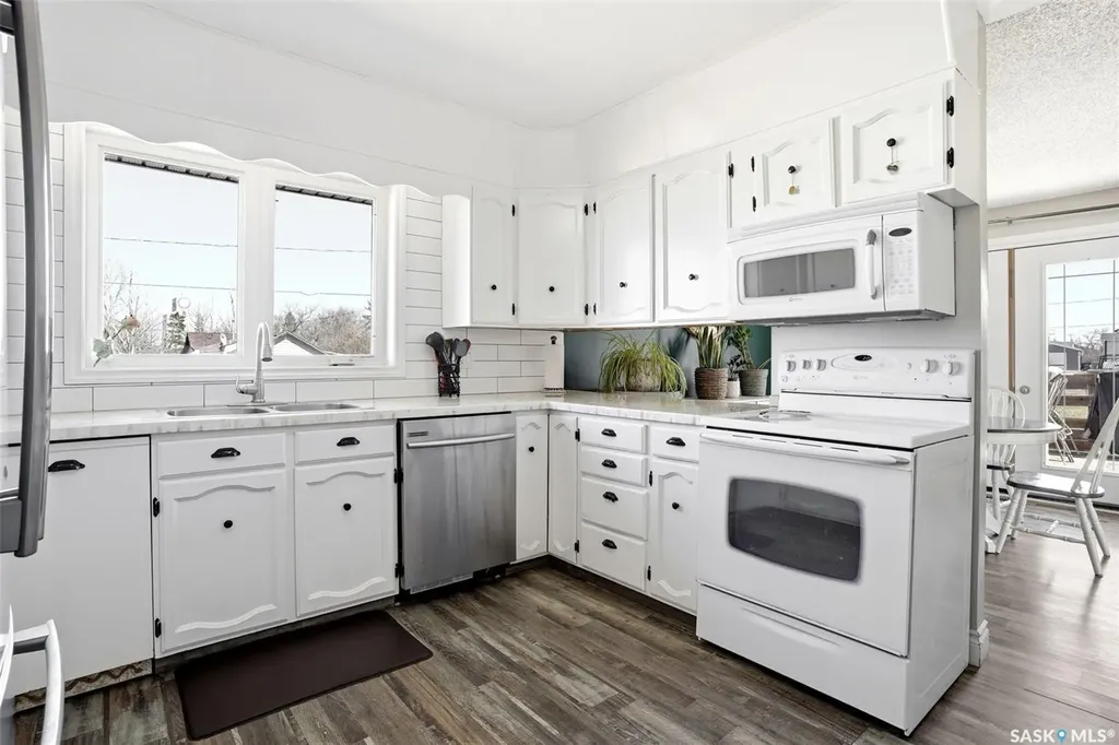230 Prairie Avenue Briercrest SK S0H 0K0