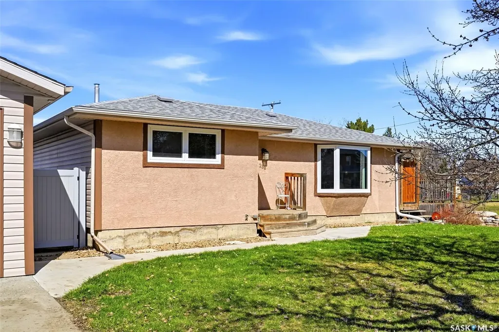 230 Prairie Avenue Briercrest SK S0H 0K0