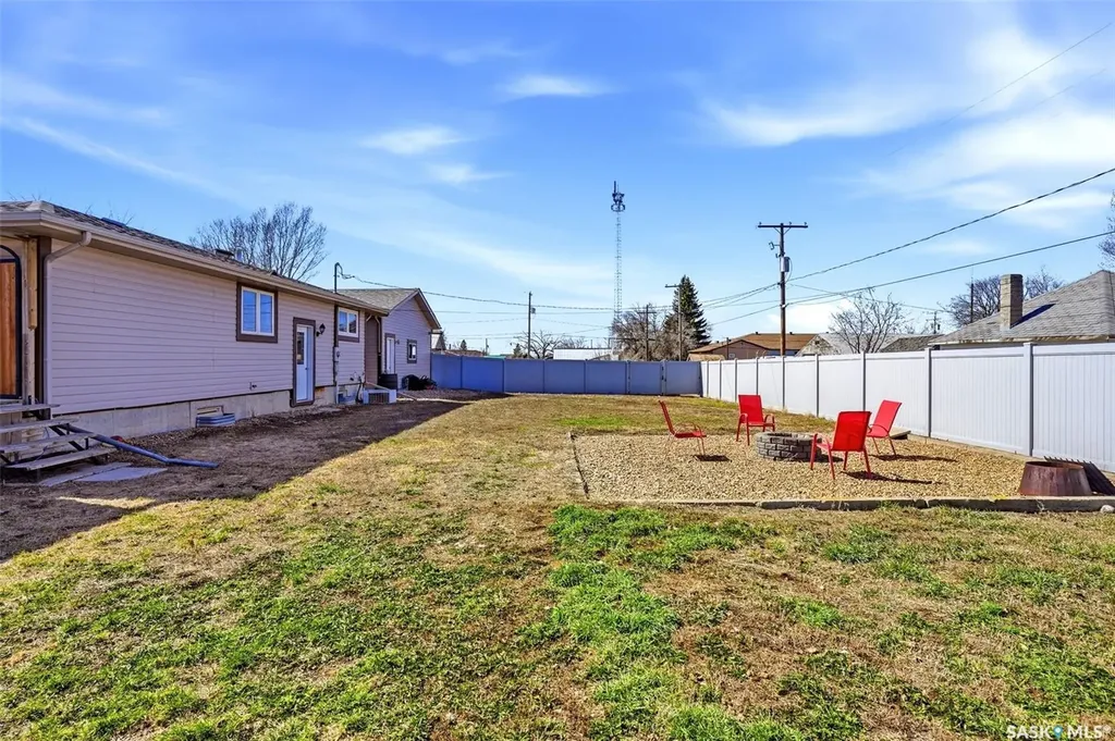 230 Prairie Avenue Briercrest SK S0H 0K0