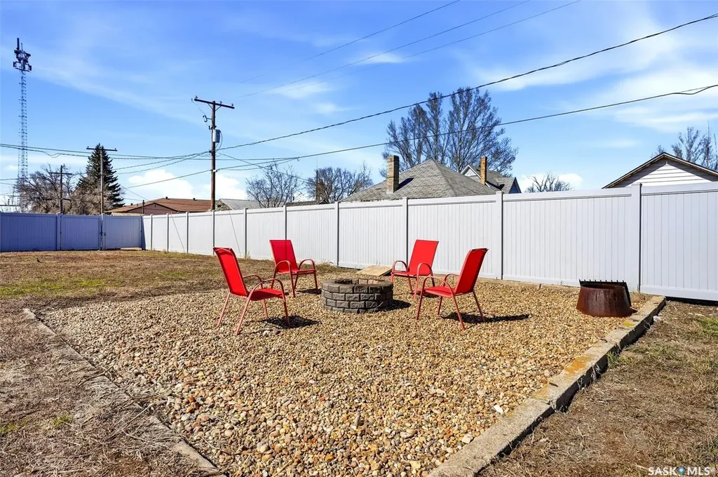 230 Prairie Avenue Briercrest SK S0H 0K0