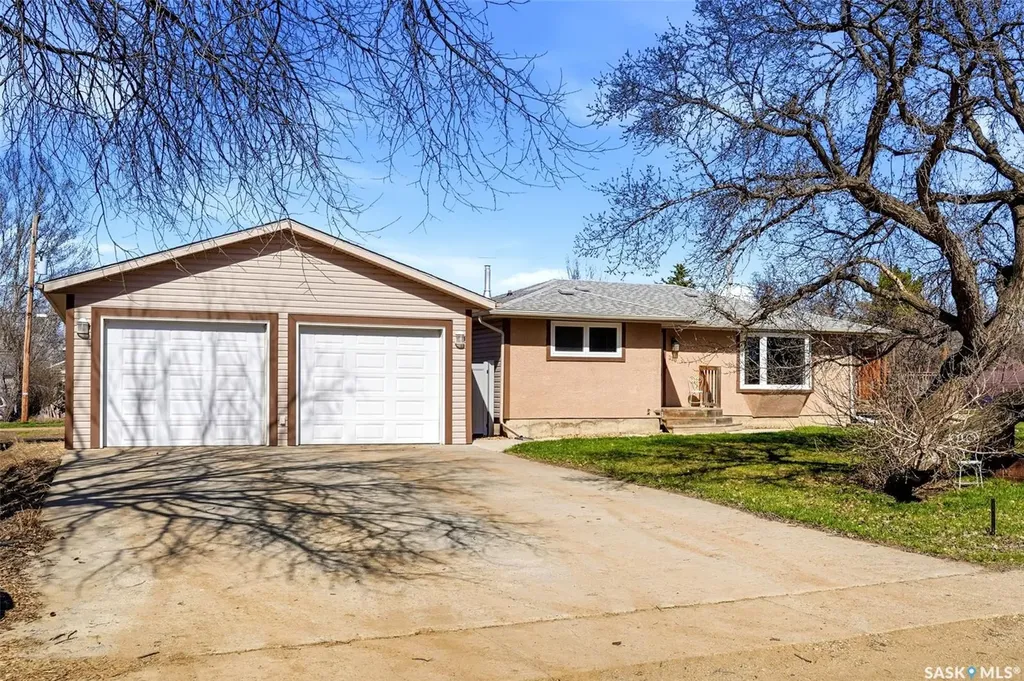230 Prairie Avenue Briercrest SK S0H 0K0