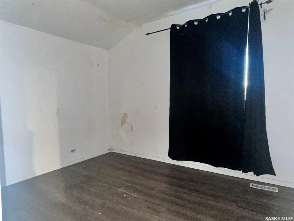 1050 Vaughan Street Moose Jaw SK S6H 5P2
