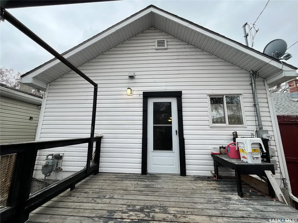 1166 Retallack Street Regina SK S4T 2H5