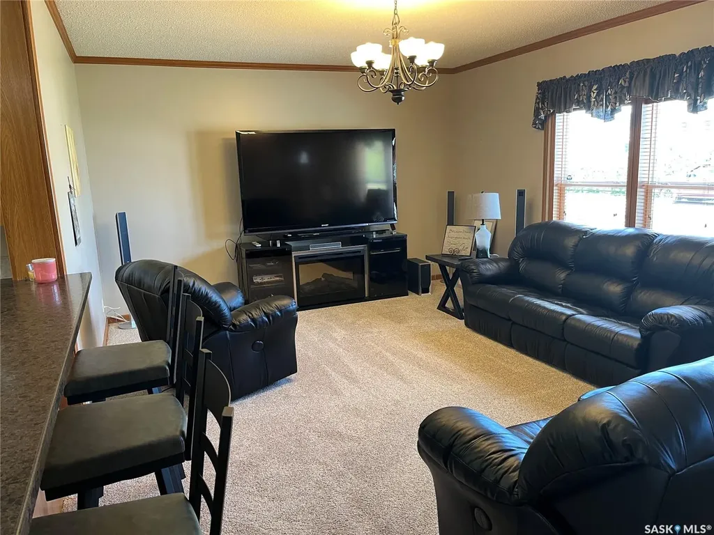 24 Hall Street Halbrite SK S0C 1H0