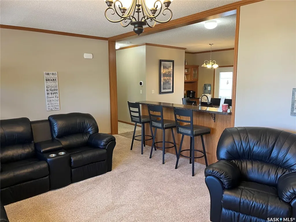 24 Hall Street Halbrite SK S0C 1H0