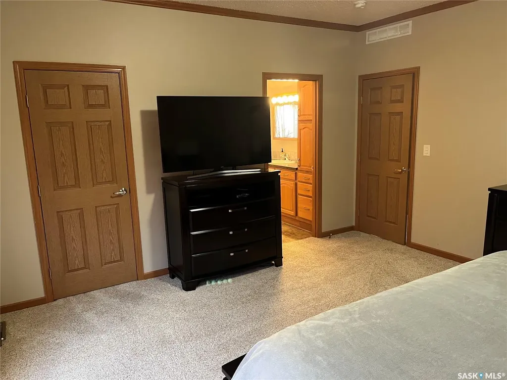 24 Hall Street Halbrite SK S0C 1H0