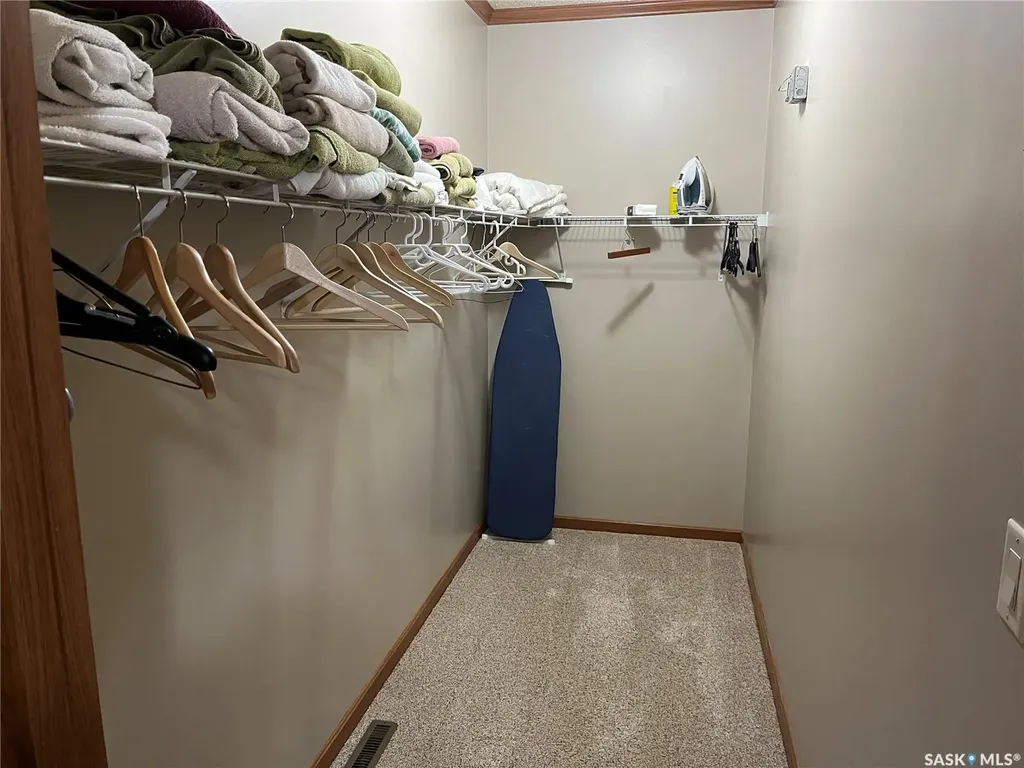 24 Hall Street Halbrite SK S0C 1H0
