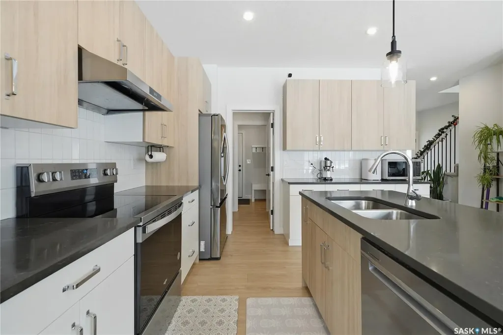 159 Doran Way Saskatoon SK S7V 0Z8