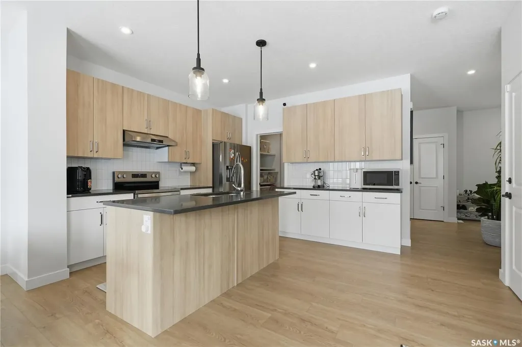159 Doran Way Saskatoon SK S7V 0Z8