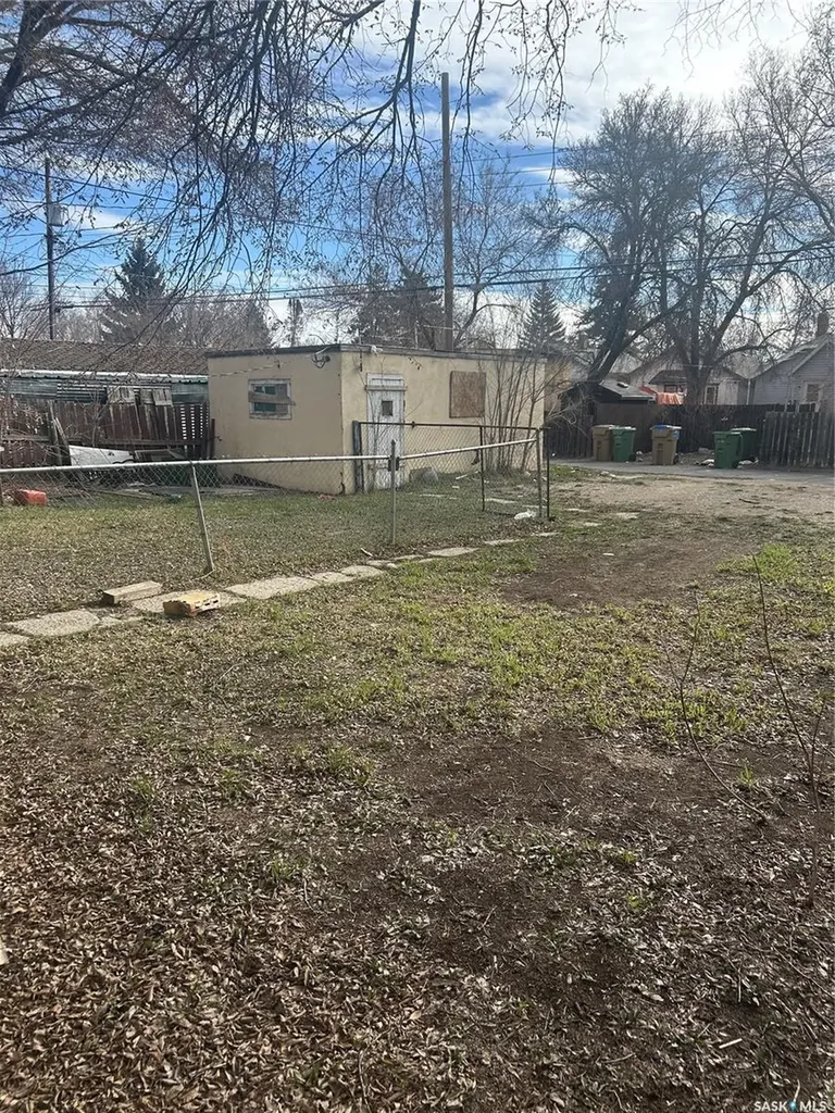 1133 Elphinstone Street Regina SK S4T 3M2