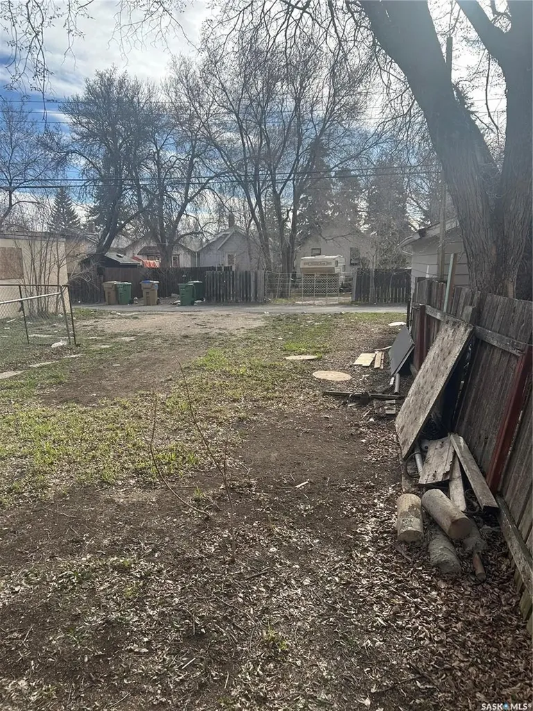 1133 Elphinstone Street Regina SK S4T 3M2