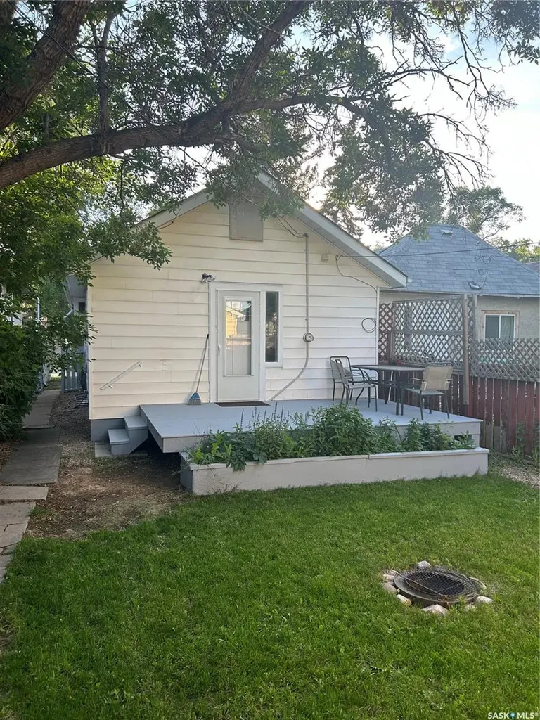 2059 Mcdonald Street Regina SK S4N 2Y4