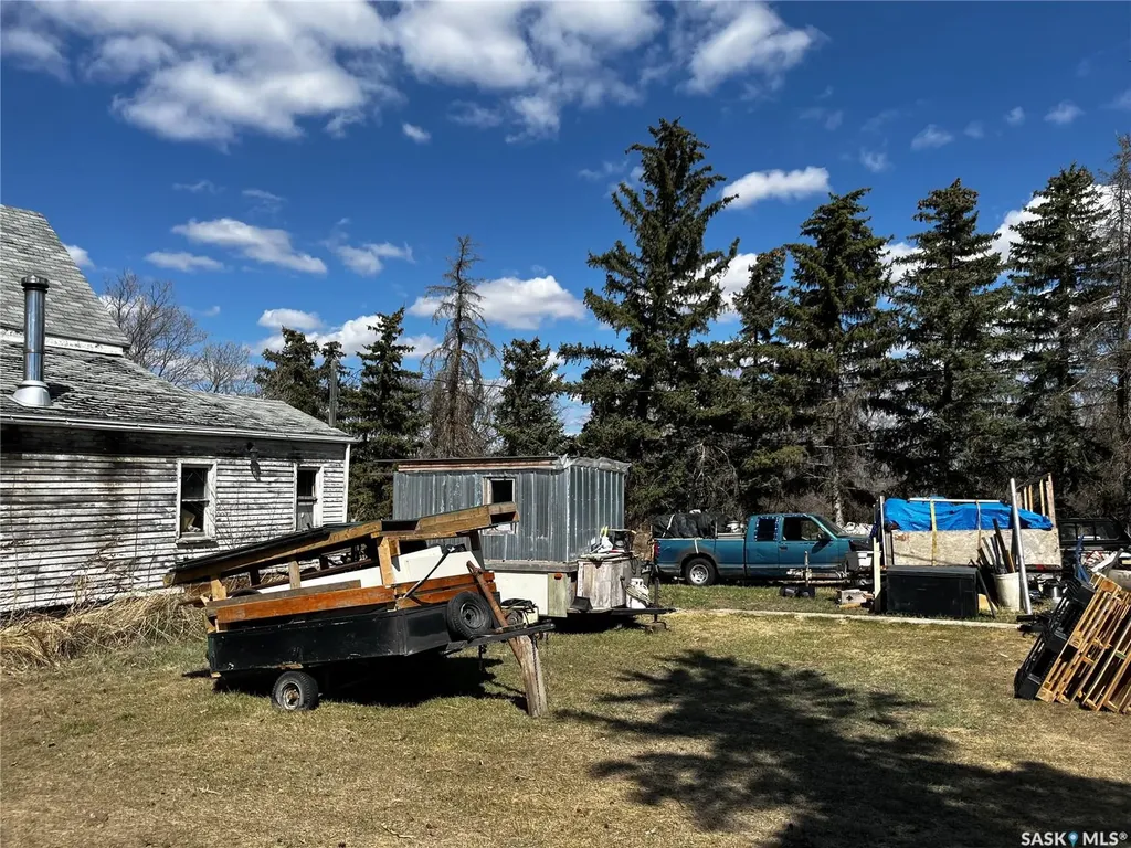 121 5th Street Bladworth SK S0G 0J0